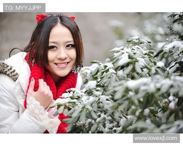 足球明星的魅力与美女粉丝的热情交织成的浪漫故事